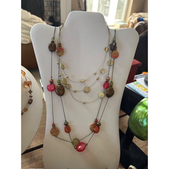 Vintage Jewelry Collection With Beaded Necklaces & Green Bangle Set In Decorativ - Picture 7 of 16